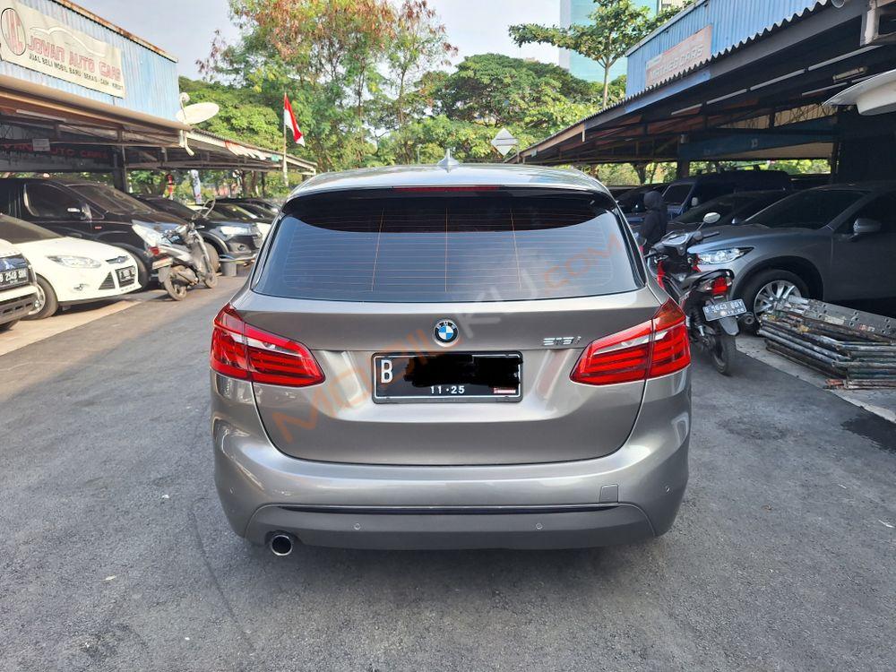 Mobil BMW 2 Series 2015
