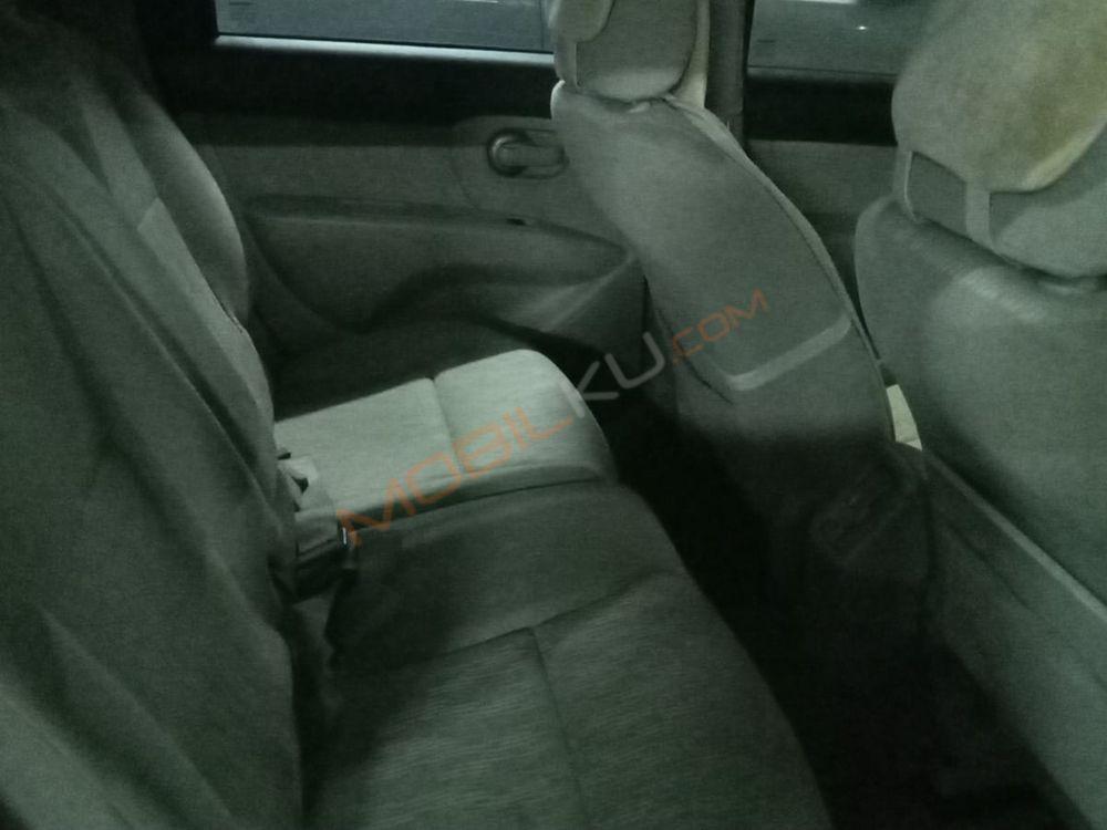 Mobil Nissan Grand Livina 2015