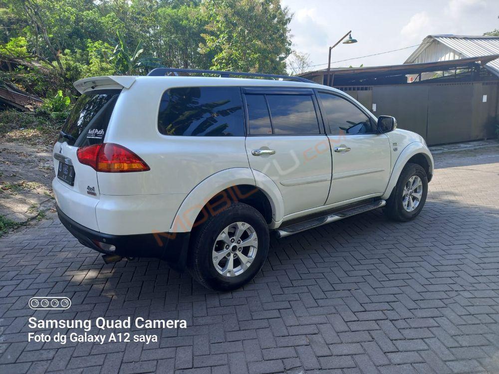 Mobil Mitsubishi Pajero Sport 2012