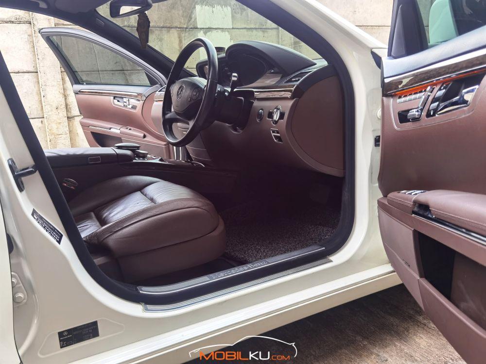 Mobil Mercedes-Benz S-Class 2012