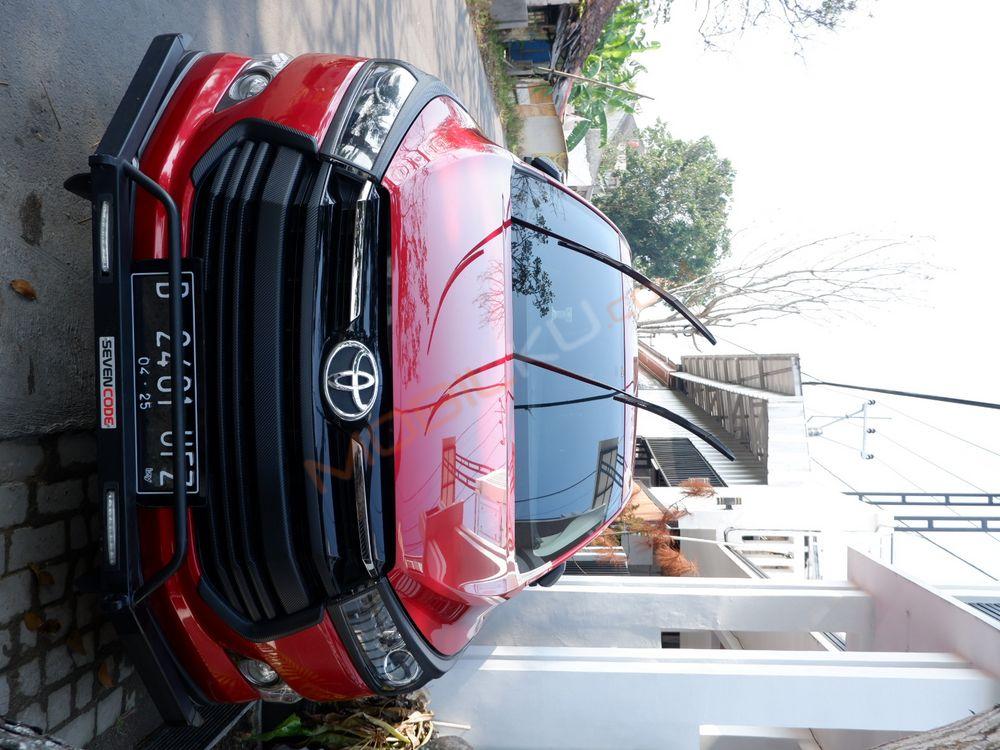 Mobil Toyota Kijang Innova 2018