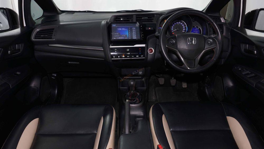 Mobil Honda Jazz 2018