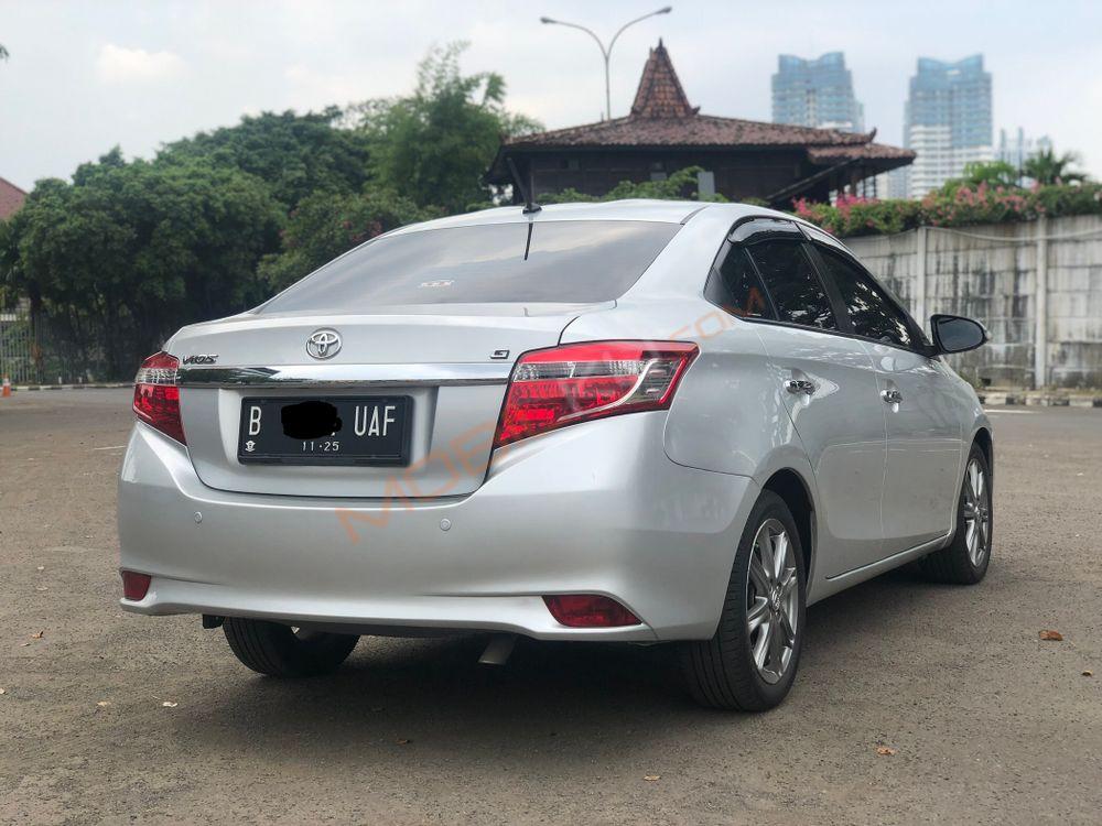 Mobil Toyota Vios 2015