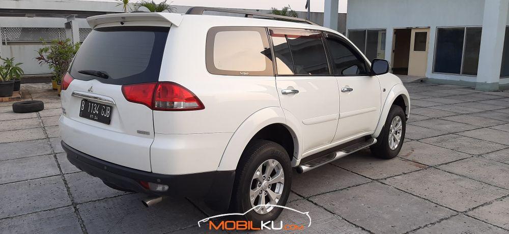 Mobil Mitsubishi Pajero Sport 2014