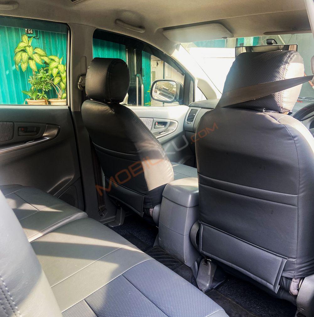 Mobil Toyota Kijang Innova 2008