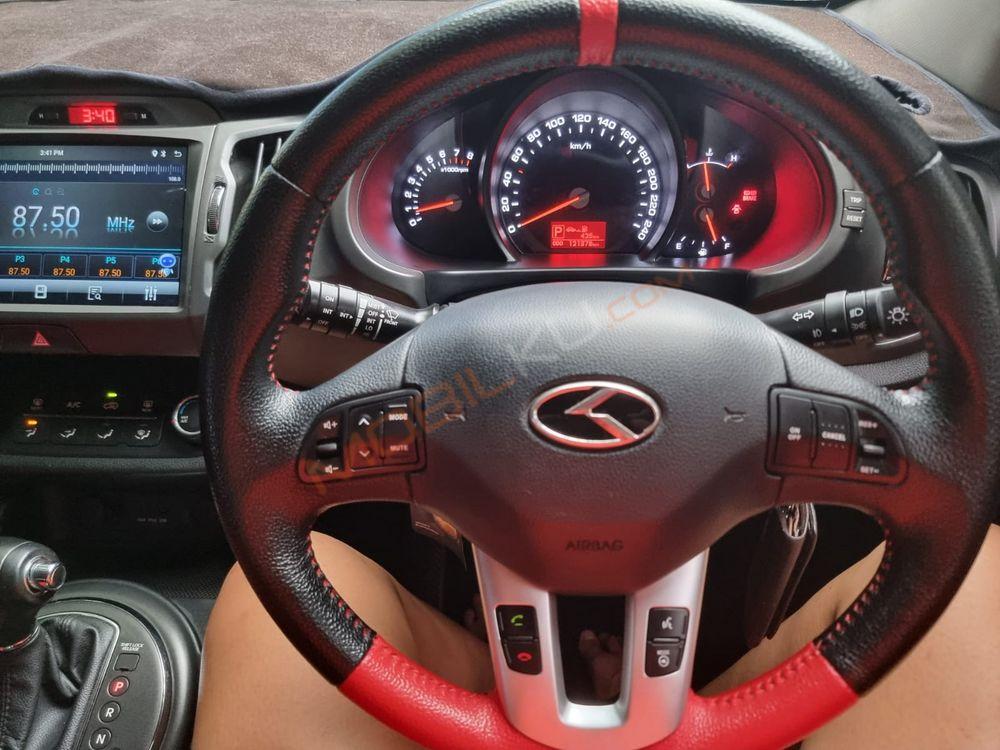 Mobil Kia Sportage 2011