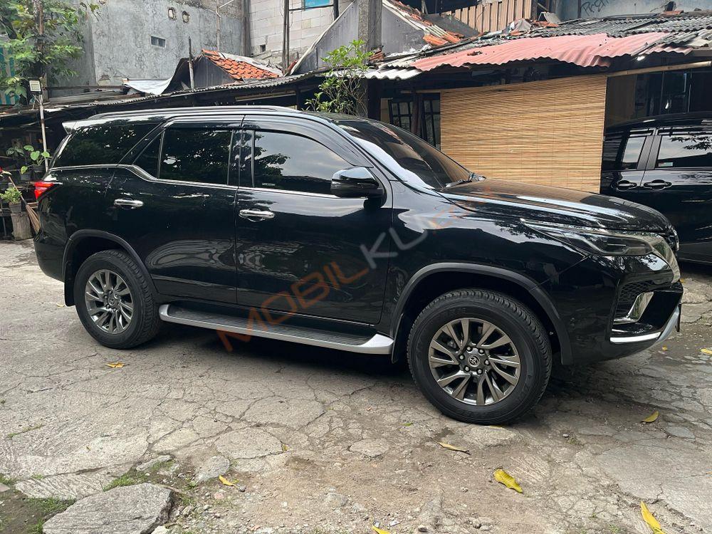 Mobil Toyota Fortuner 2022