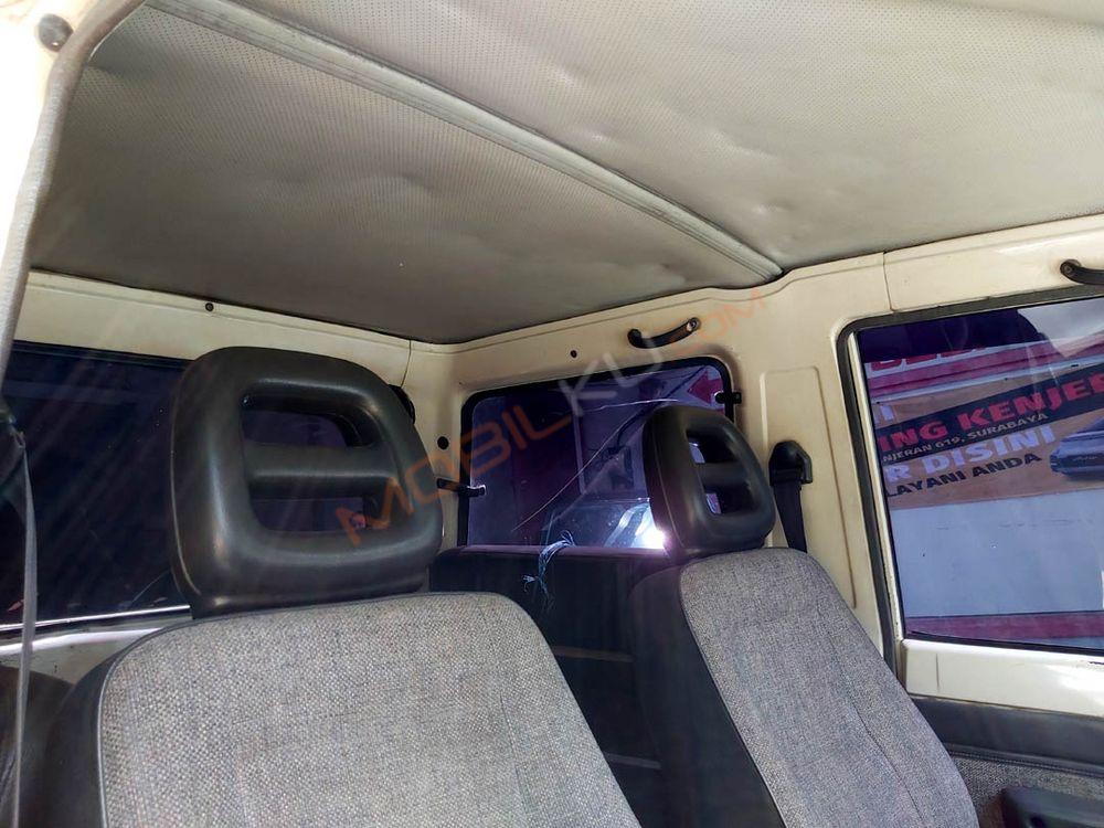 Mobil Daihatsu Feroza 1995