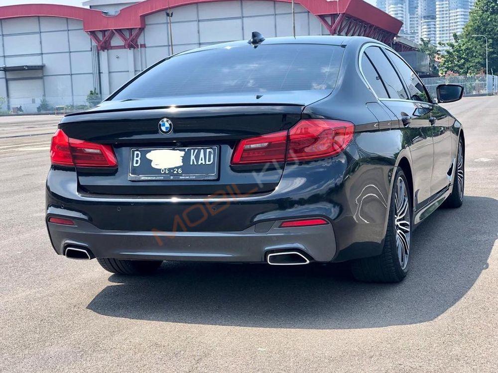 Mobil BMW 5 Series 2020