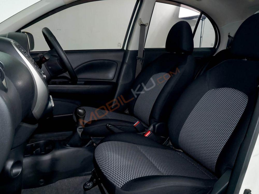 Mobil Nissan March 2015