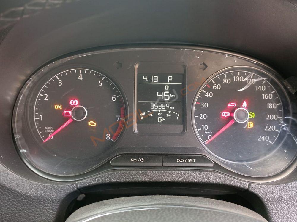 Mobil Volkswagen Polo 2017