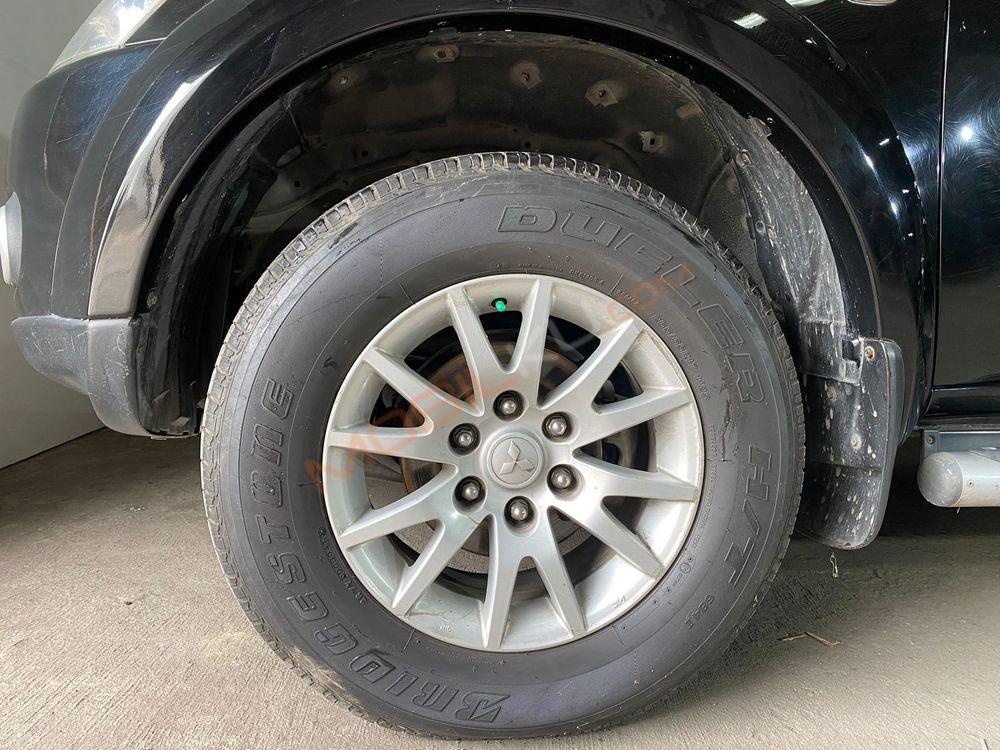 Mobil Mitsubishi Pajero Sport 2010