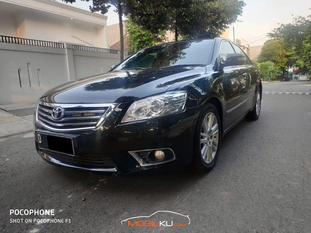 Mobil Toyota Camry 2012