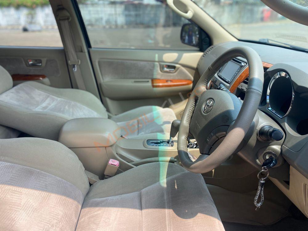 Mobil Toyota Fortuner 2011