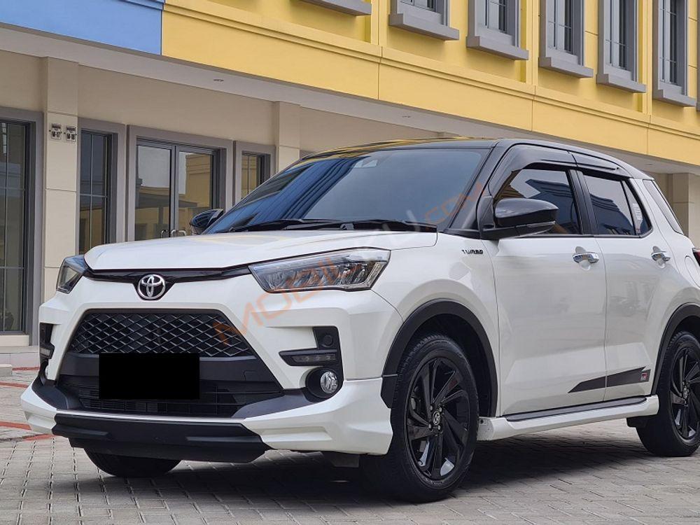 Mobil Toyota Raize 2021