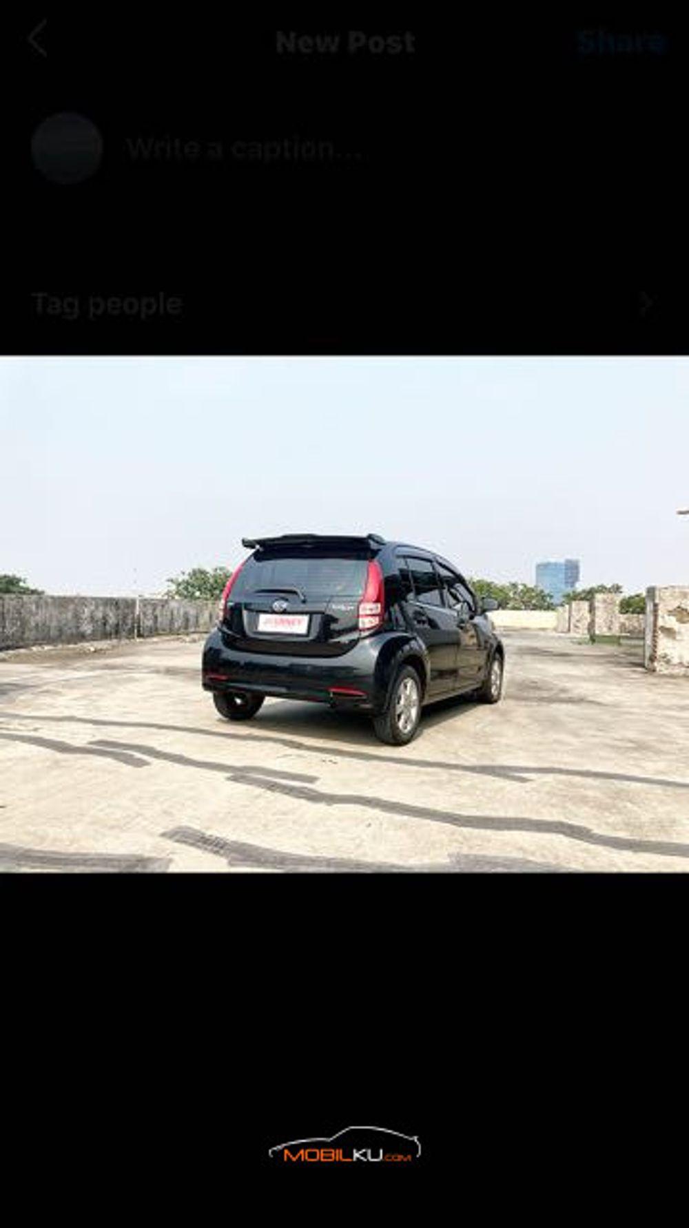 Mobil Daihatsu Sirion 2013