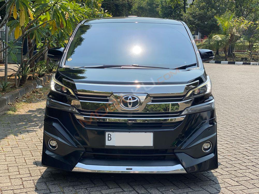 Mobil Toyota Vellfire 2016