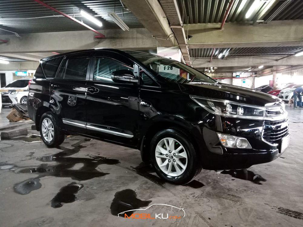 Mobil Toyota Kijang Innova 2018