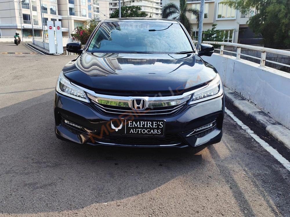 Mobil Honda Accord 2017