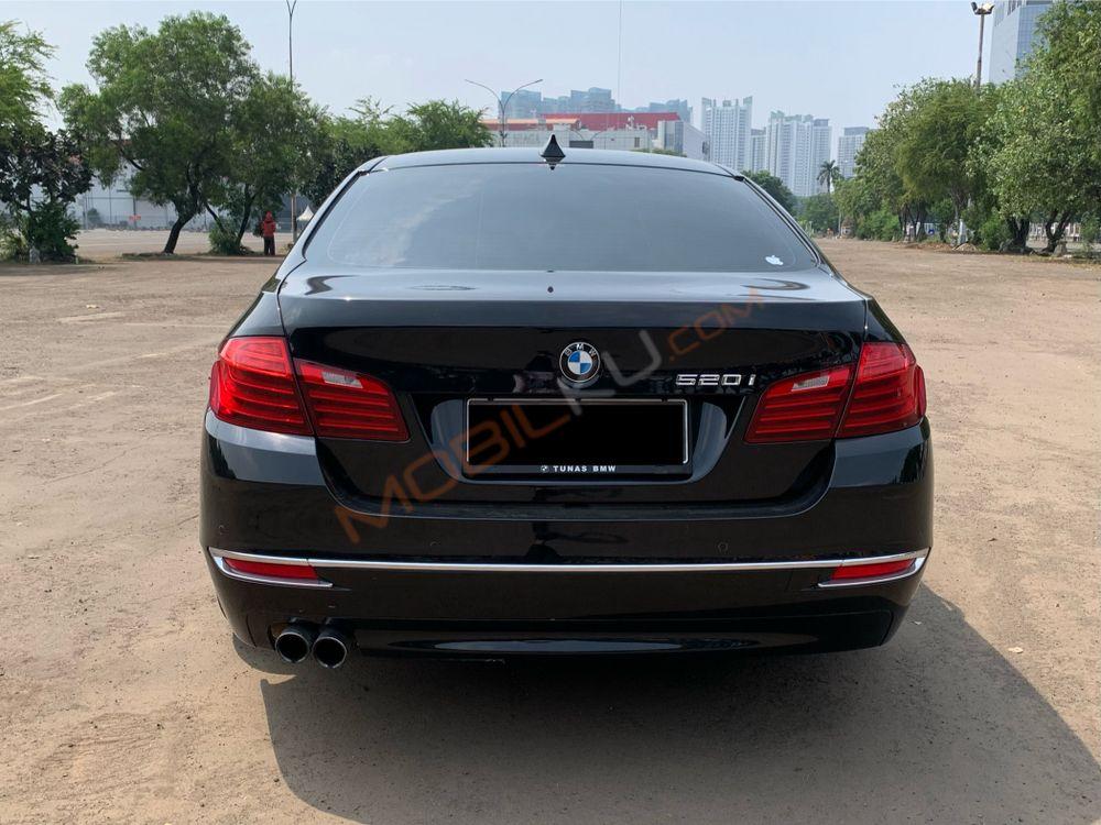Mobil BMW 5 Series 2016