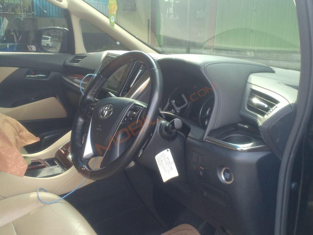 Mobil Toyota Alphard 2017