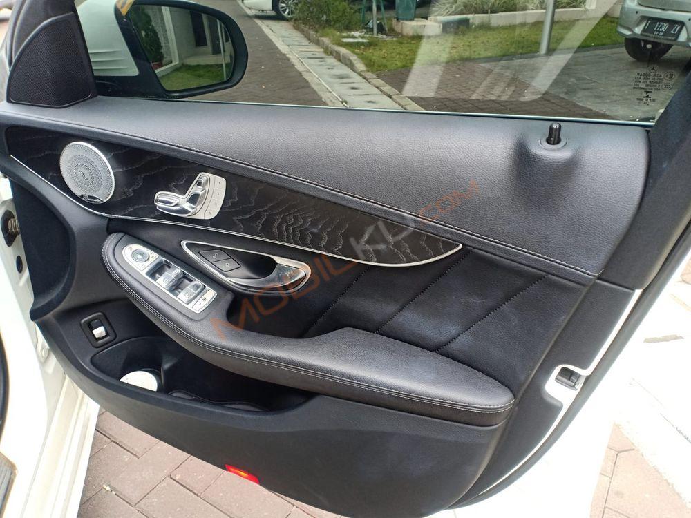 Mobil Mercedes-Benz C-Class 2014