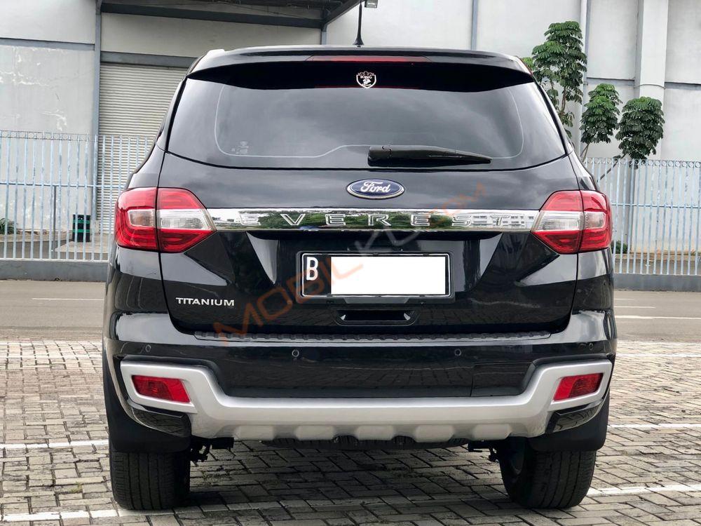 Mobil Ford Everest 2015