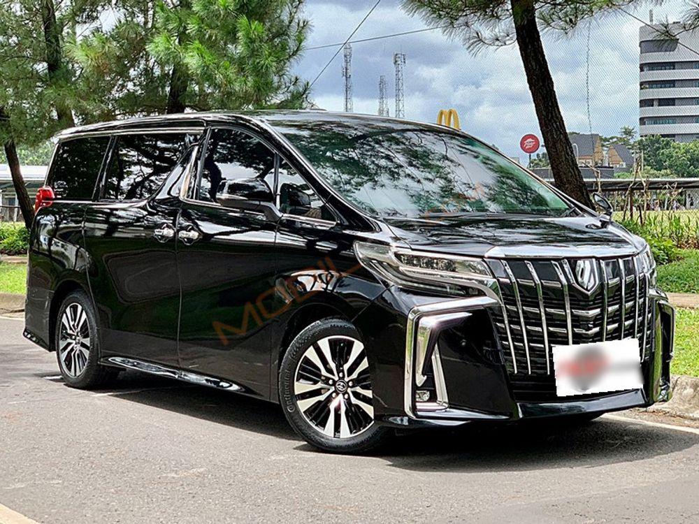 Mobil Toyota Alphard 2015