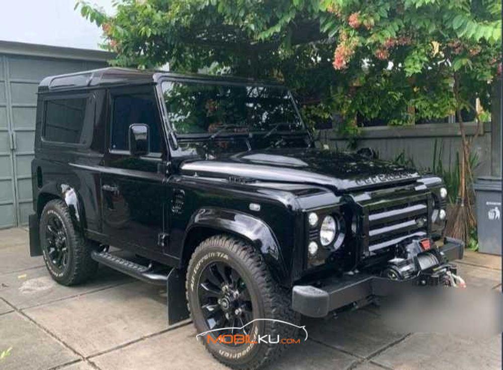 Mobil Land Rover Defender 2015