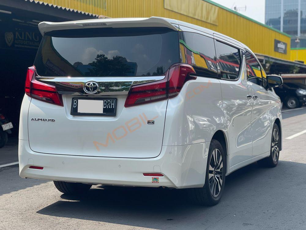 Mobil Toyota Alphard 2020