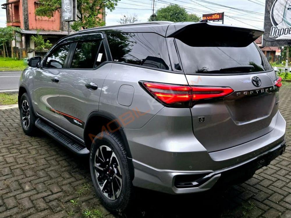 Mobil Toyota Fortuner 2021