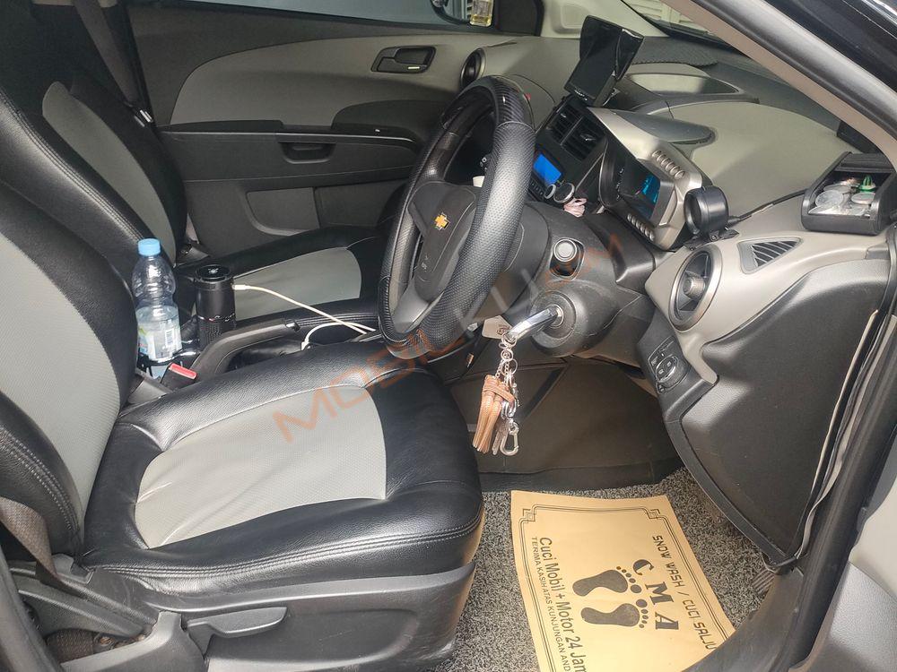 Mobil Chevrolet Aveo 2013