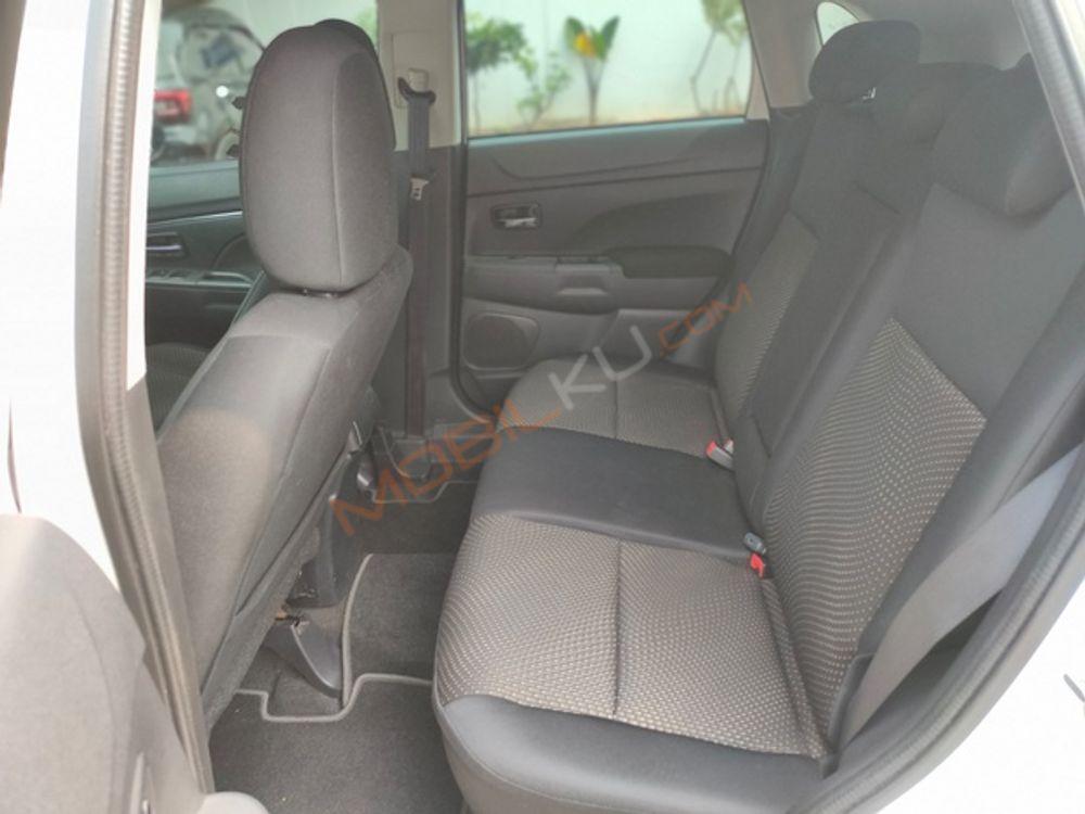 Mobil Mitsubishi Outlander Sport 2016