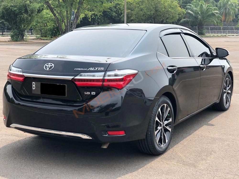 Mobil Toyota Corolla 2018