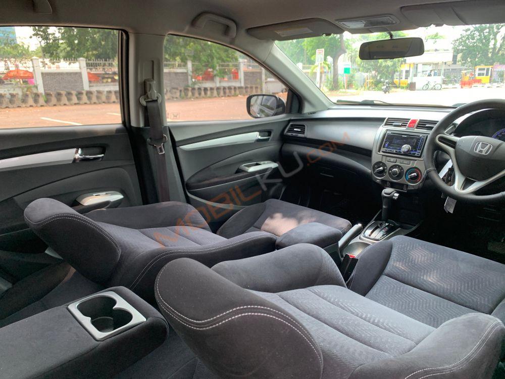 Mobil Honda City Sedan 2012