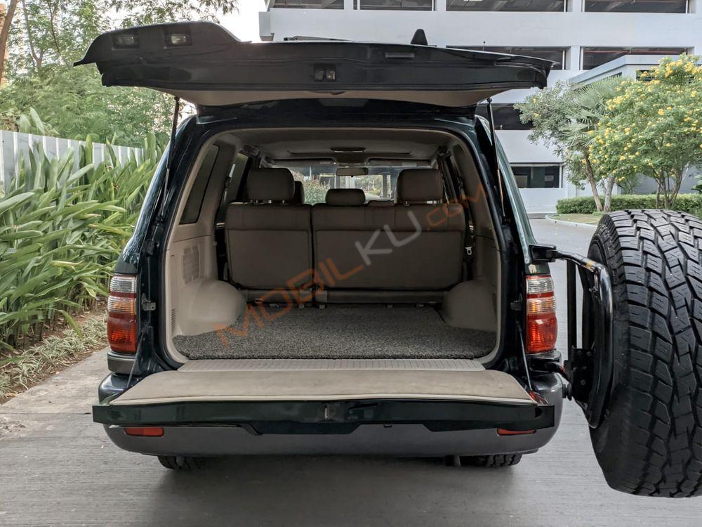Mobil Toyota Land Cruiser 2000