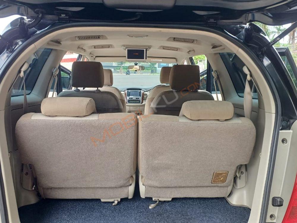 Mobil Toyota Kijang Innova 2015