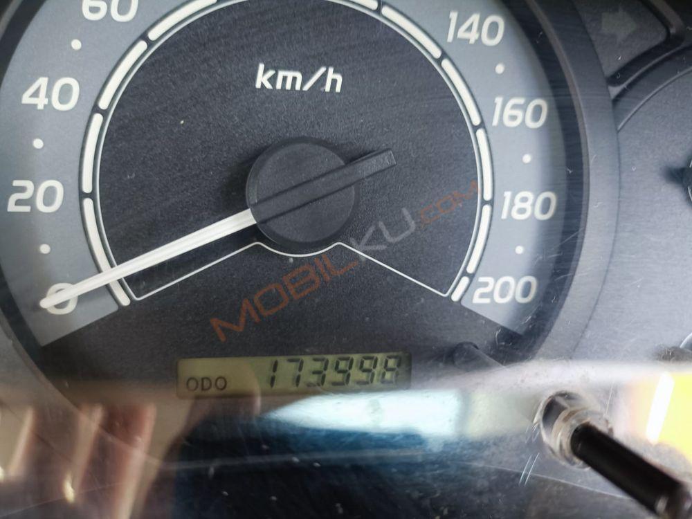 Mobil Toyota Kijang Innova 2010