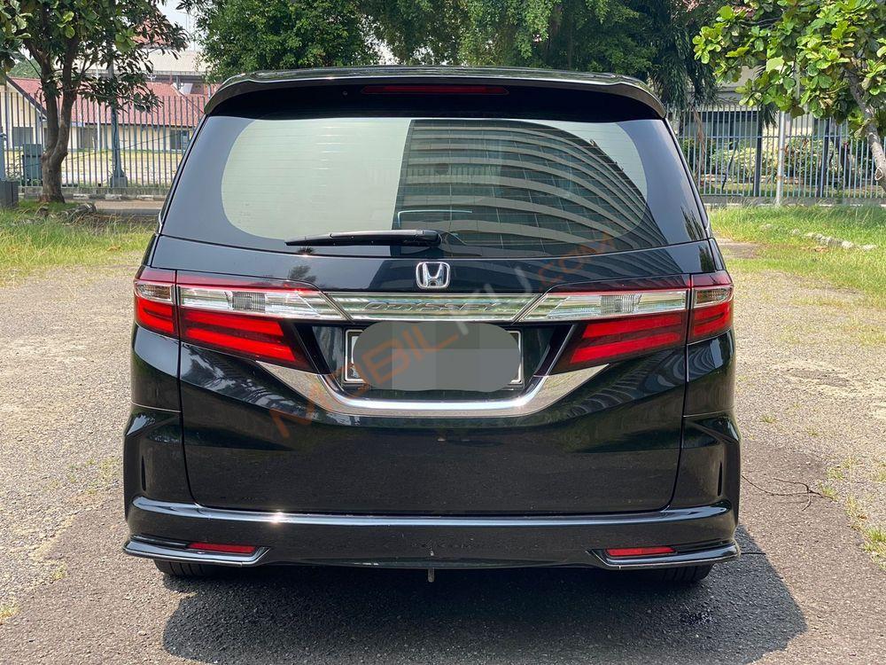 Mobil Honda Odyssey 2016