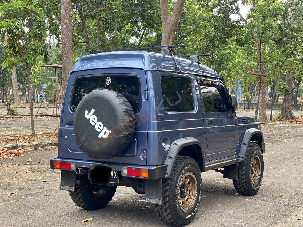 Mobil Suzuki Katana 2005