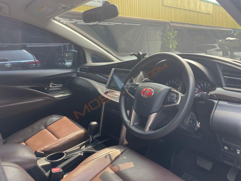 Mobil Toyota Kijang Innova 2016