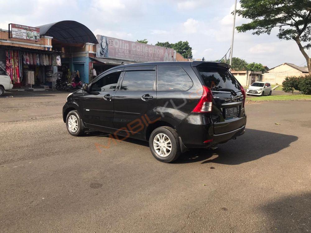 Mobil Daihatsu Xenia 2015