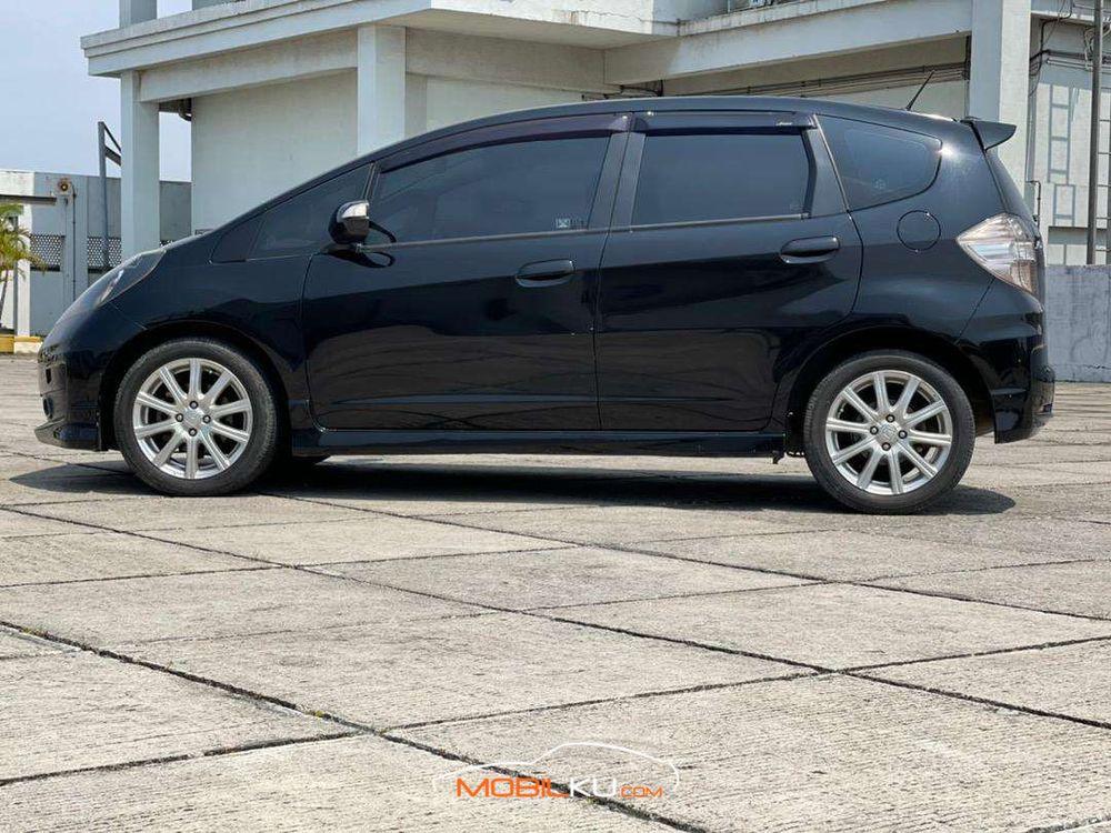 Mobil Honda Jazz 2013