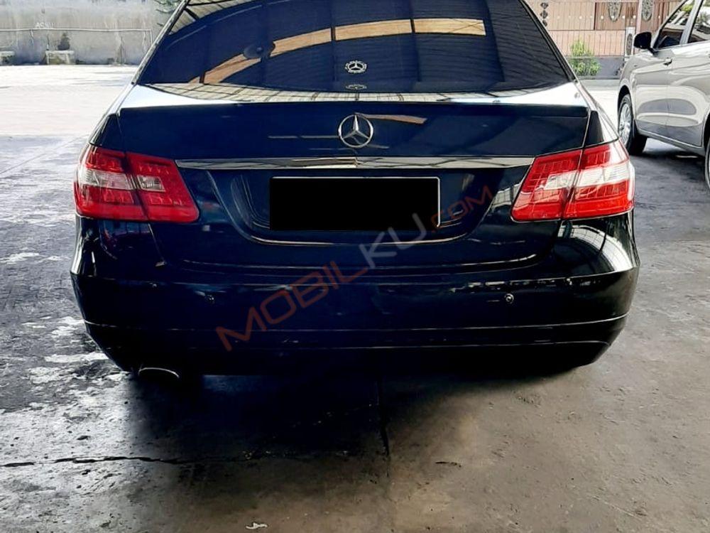 Mobil Mercedes-Benz E-Class 2010