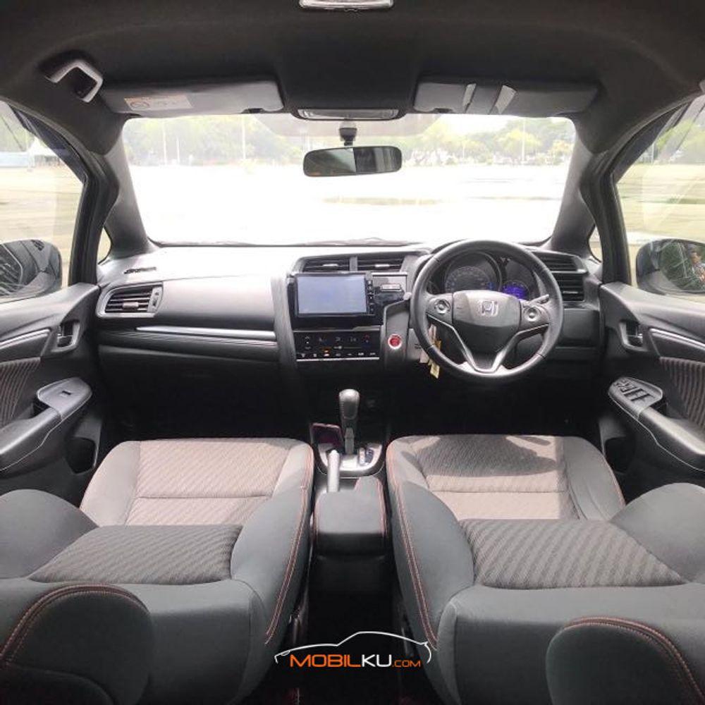Mobil Honda Jazz 2018