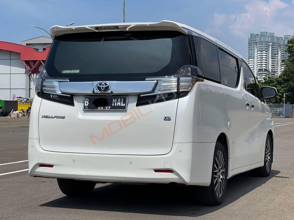 Mobil Toyota Vellfire 2017