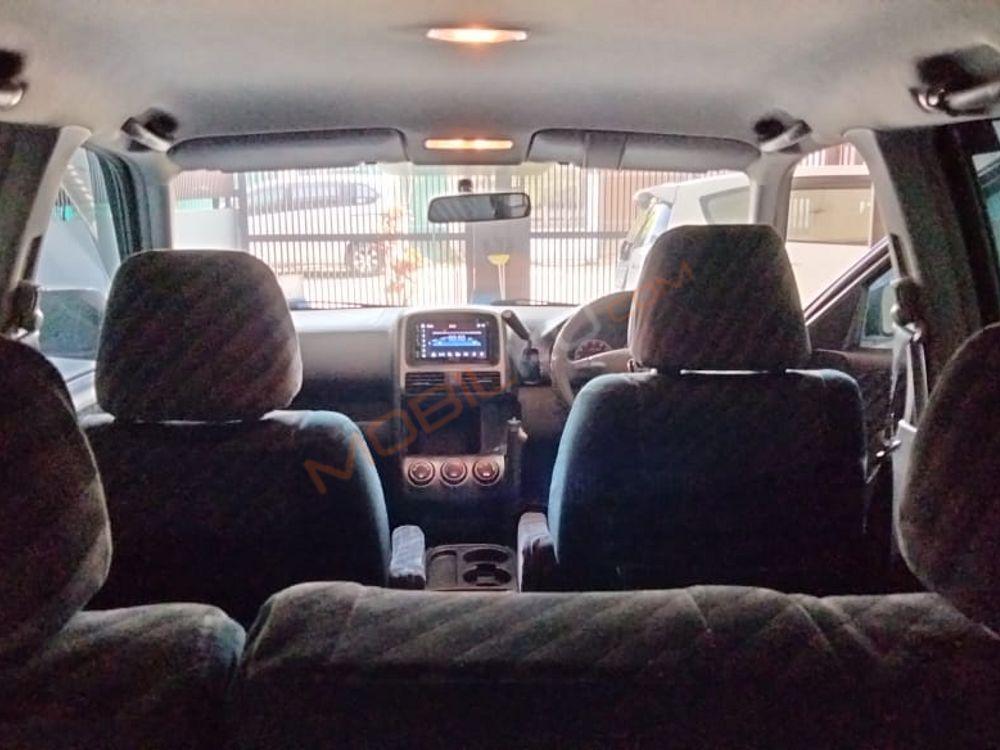 Mobil Honda CR-V 2004