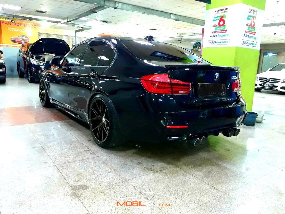 Mobil BMW 3 Series 2014