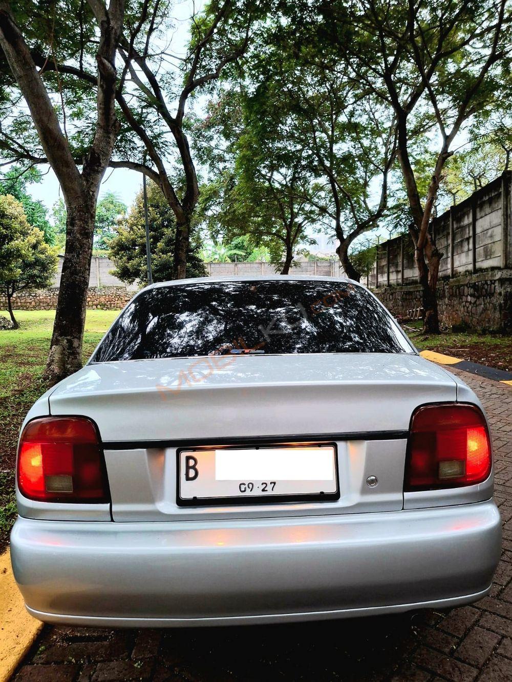 Mobil Suzuki Baleno 2001