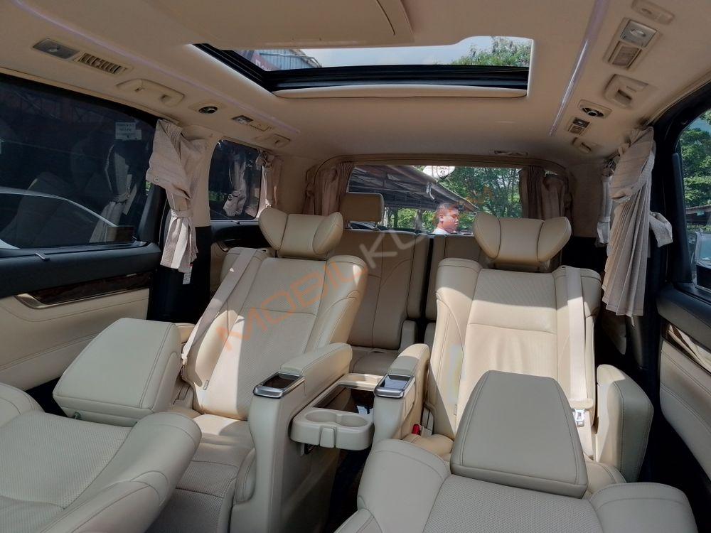 Mobil Toyota Alphard 2020